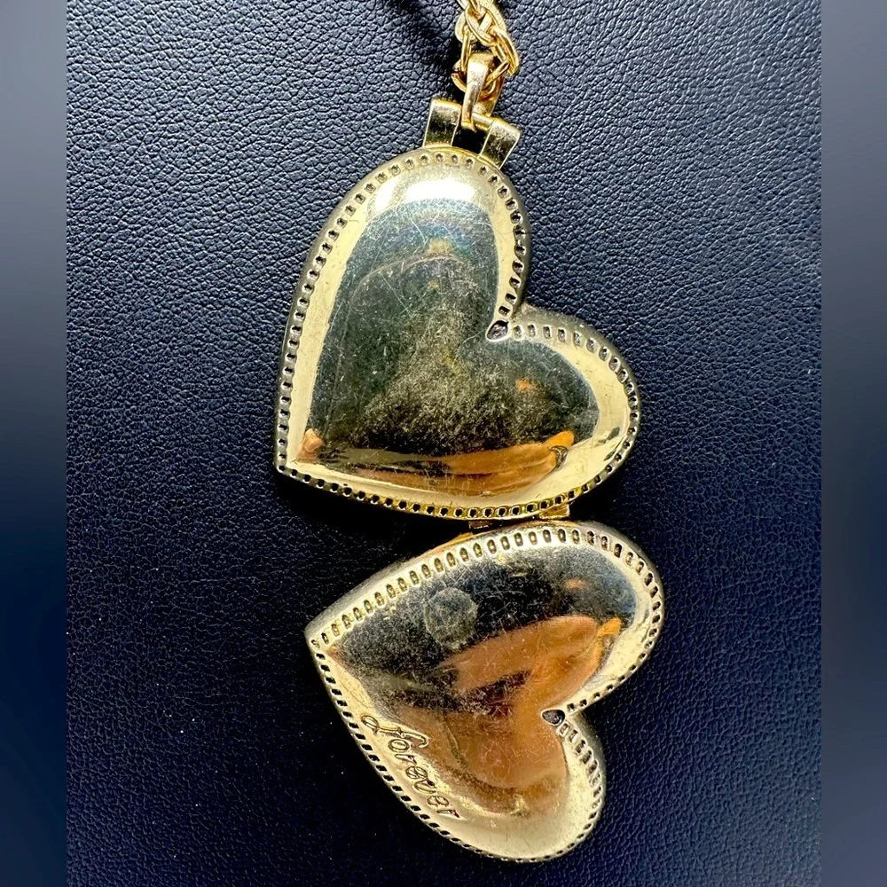 Vintage Heart Lip Balm or Perfume Locket With Mirror​​​ - Picture 5 of 6